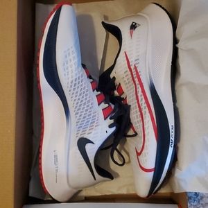 NEW NIKE Zoom Mens Sneakers